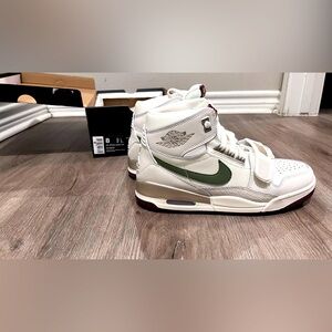 Gently used Air Jordan legacy 312 hi top size 8 men